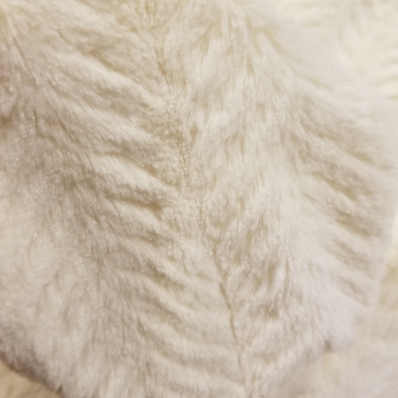 Xhilaration fluffy juniors top - Picture 3 of 4